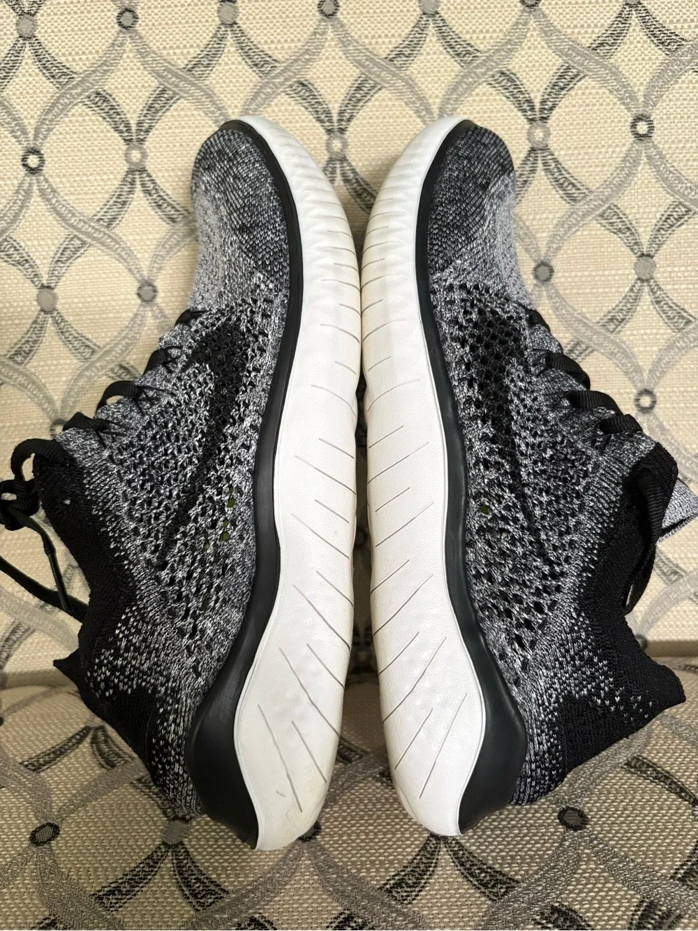 Mens 8 Nike Free RN Flyknit White Black Oreo Running Shoes Sneakers 942838-101